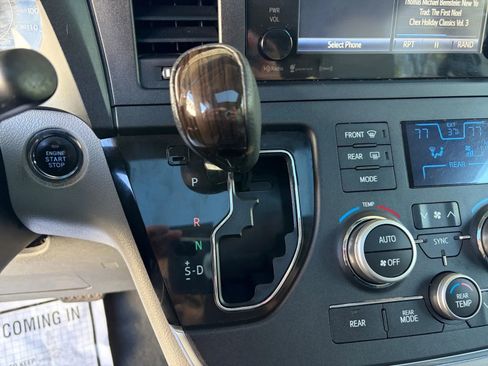 Used 2017 Toyota Sienna XLE w/ Protection Package image 26