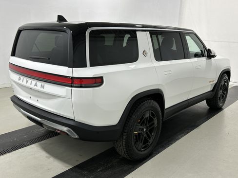 Used 2023 Rivian R1S Adventure AWD/4WD image 5