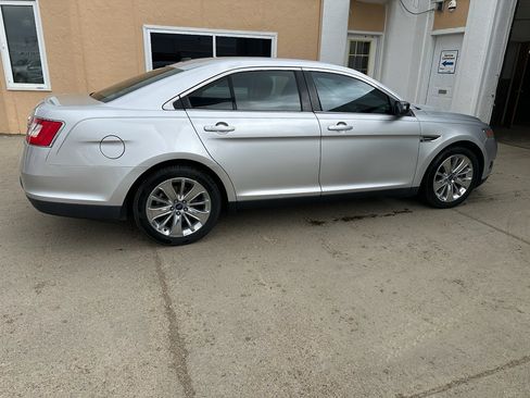 Used 2011 Ford Taurus Limited w/ 301A Rapid Spec Order Code FWD image 4