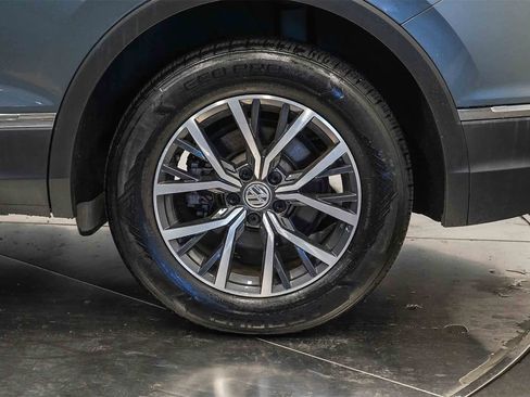 Used 2020 Volkswagen Tiguan SE image 10