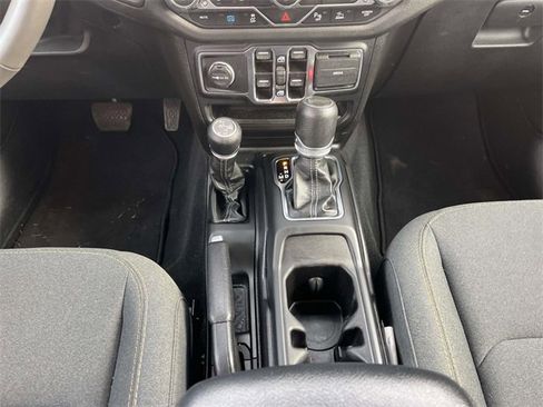 Used 2024 Jeep Wrangler Unlimited w/ Convenience Group image 12