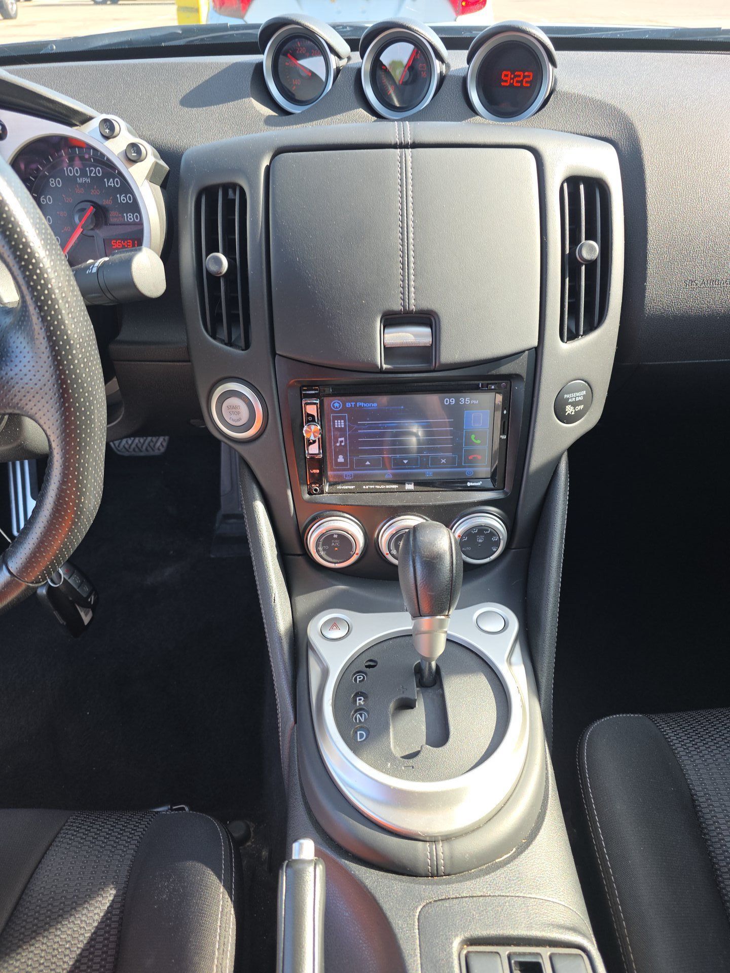 Used 2020 Nissan 370Z Coupe RWD image 10