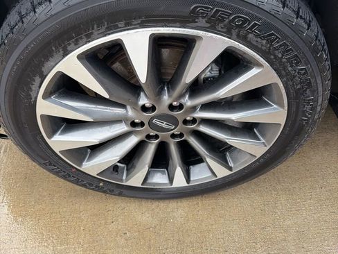 Used 2021 Lincoln Navigator L Reserve w/ Cargo Convenience Package image 16