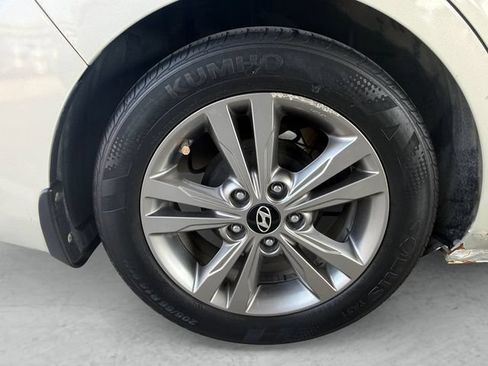 Used 2017 Hyundai Elantra Value Edition FWD image 23