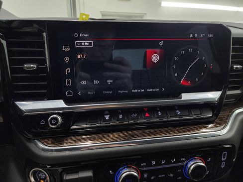 Used 2024 GMC Sierra 2500 SLE w/ SLE Value Package; image 45