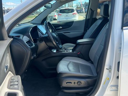 Used 2018 Chevrolet Equinox Premier w/ LPO, Cargo Package AWD/4WD image 27