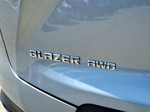 Used 2025 Chevrolet Blazer LT image 9