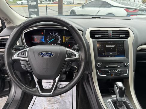 Used 2016 Ford Fusion SE w/ Equipment Group 202A image 24
