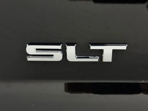 Used 2017 GMC Yukon XL SLT w/ Premium Edition AWD/4WD image 10