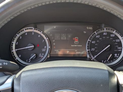 Used 2022 Toyota Highlander XLE AWD/4WD image 10