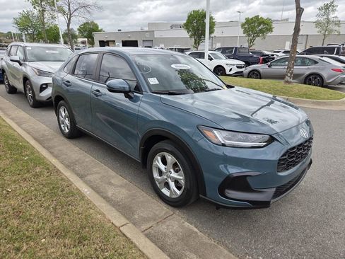 Used 2025 Honda HR-V LX image 3