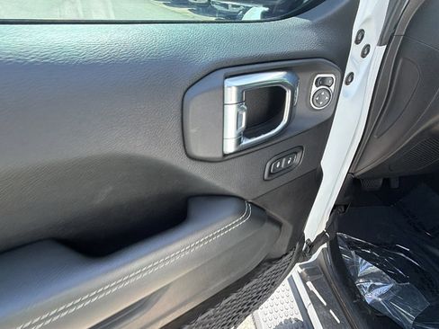 Used 2023 Jeep Wrangler Sahara w/ Cold Weather Group image 14