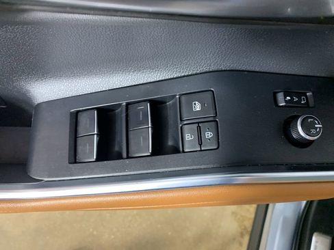 Used 2024 Toyota Highlander Platinum image 20