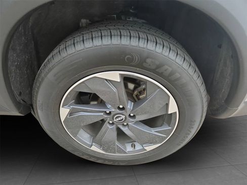 Used 2024 Nissan Rogue SV FWD image 33