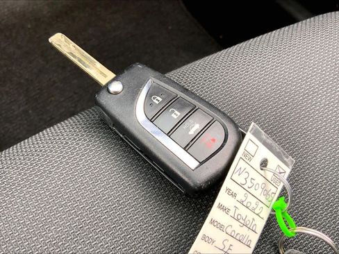 Used 2022 Toyota Corolla SE image 13