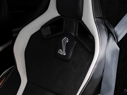 Used 2021 Ford Mustang Shelby GT500 w/ Carbon Fiber Track Pack image 44