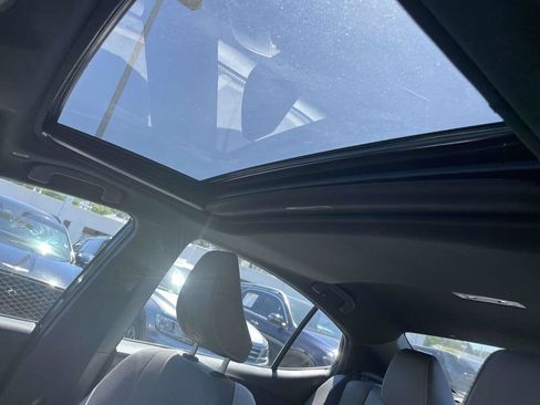 Used 2025 Toyota Camry SE FWD image 31