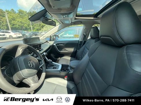 Used 2023 Toyota RAV4 XLE Premium AWD/4WD image 9