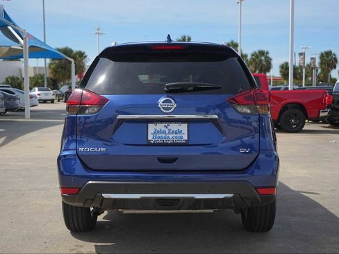 Used 2020 Nissan Rogue SV image 5