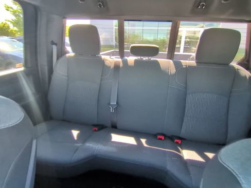 Used 2024 RAM 2500 Tradesman w/ Chrome Appearance Group AWD/4WD image 11