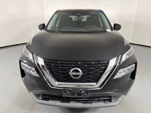 Used 2023 Nissan Rogue SV image 3