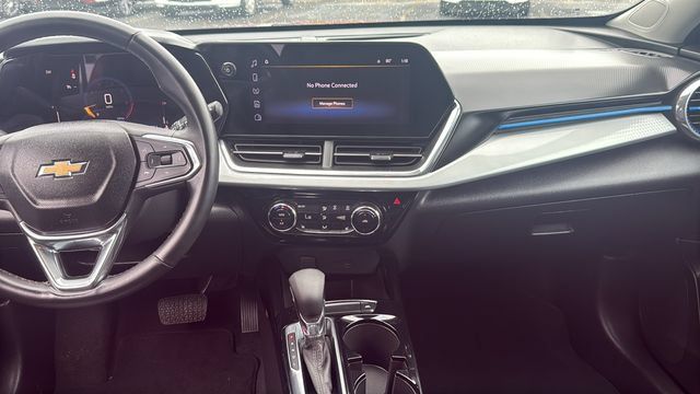 Used 2025 Chevrolet Trax LT w/ LT Convenience Package FWD image 26