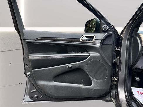 Used 2016 Jeep Grand Cherokee Limited image 13