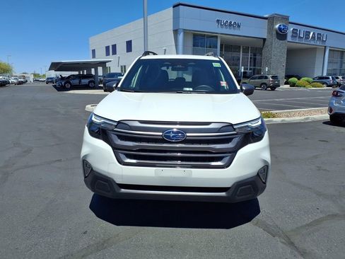 Certified 2025 Subaru Forester Premium AWD/4WD image 8