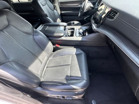 Used 2024 Jeep Wagoneer Series II image 15