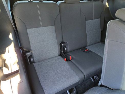 Used 2025 GMC Acadia Elevation image 19