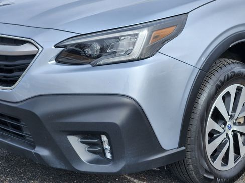 Used 2021 Subaru Outback Premium image 8