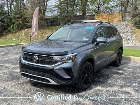 Certified 2022 Volkswagen Taos SE AWD/4WD image 1