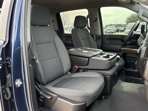 Used 2022 Chevrolet Silverado 2500 LT w/ Convenience Package image 22