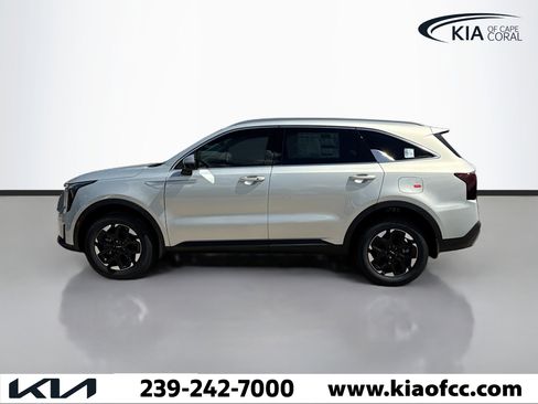 New 2026 Kia Sorento S image 2