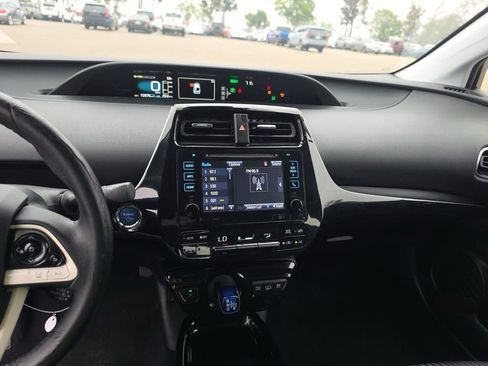 Used 2018 Toyota Prius Prime Plus FWD image 16