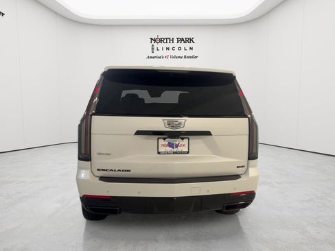 Used 2025 Cadillac Escalade Sport w/ LPO, ONYX Package AWD/4WD image 4