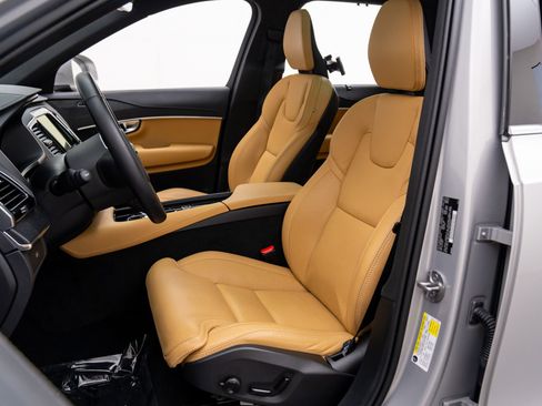 Used 2024 Volvo XC90 B6 Ultimate image 16