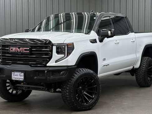 Used 2025 GMC Sierra 1500 AT4X image 1