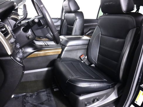 Used 2018 GMC Yukon XL Denali w/ Denali Ultimate Package AWD/4WD image 36