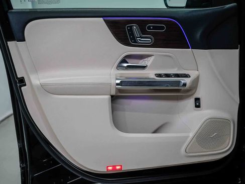 Used 2026 Mercedes-Benz GLB 250 image 19