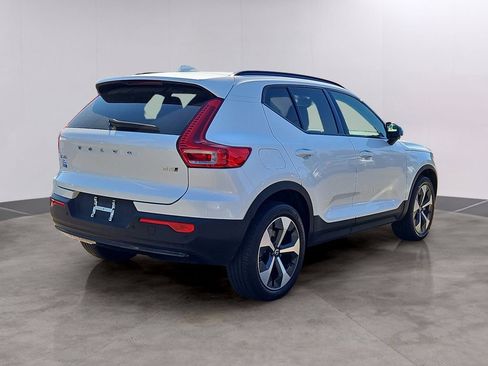 Used 2024 Volvo XC40 B5 Plus w/ Climate Package AWD/4WD image 4