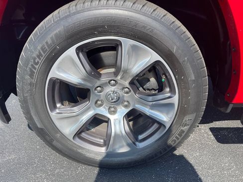 Used 2022 RAM 1500 Laramie AWD/4WD image 11