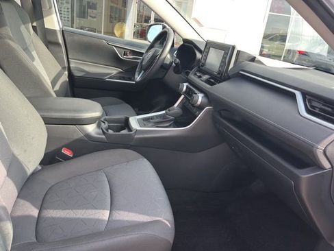 Used 2021 Toyota RAV4 XLE image 24