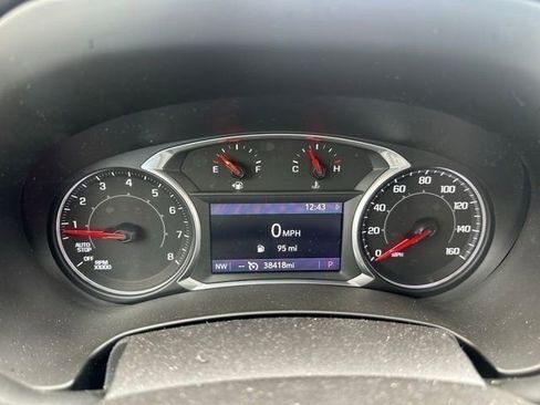 Used 2022 GMC Terrain SLT image 31