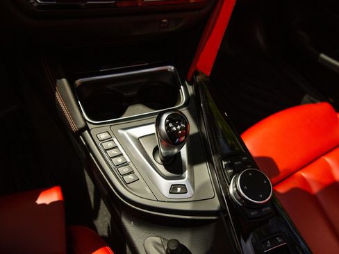 Used 2017 BMW M4 Convertible w/ Competition Package RWD image 45