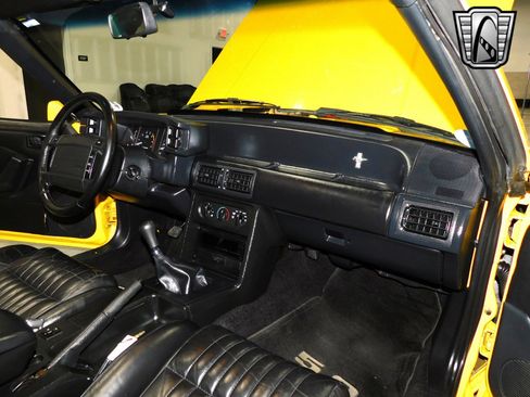 Used 1993 Ford Mustang LX image 24