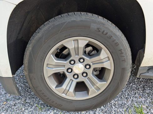 Used 2019 Chevrolet Tahoe LS w/ Enhanced Driver Alert Package RWD image 9