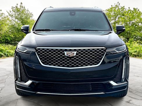 Used 2025 Cadillac XT6 Premium Luxury image 3