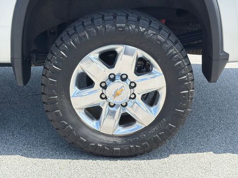 Used 2021 Chevrolet Silverado 2500 LTZ AWD/4WD image 19