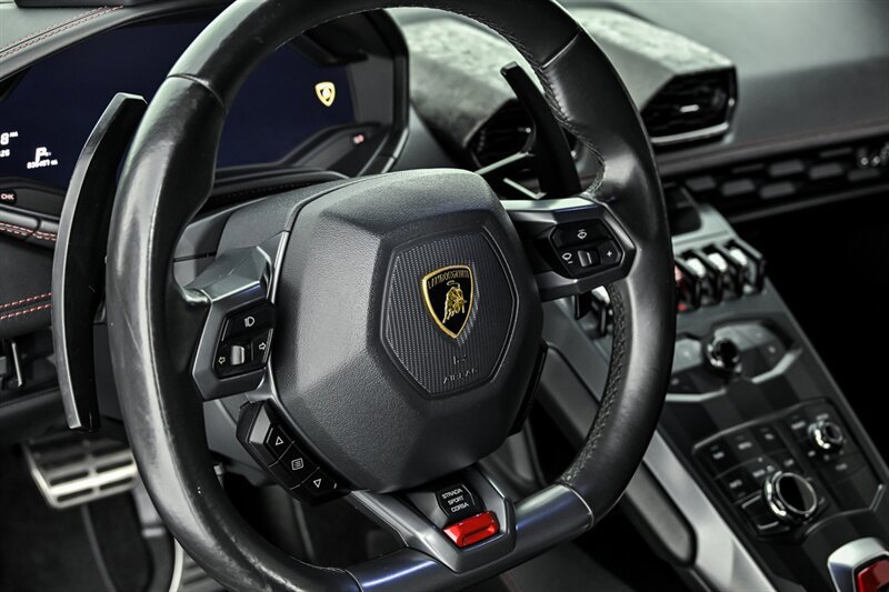 Used 2016 Lamborghini Huracan LP 580-2 RWD image 18